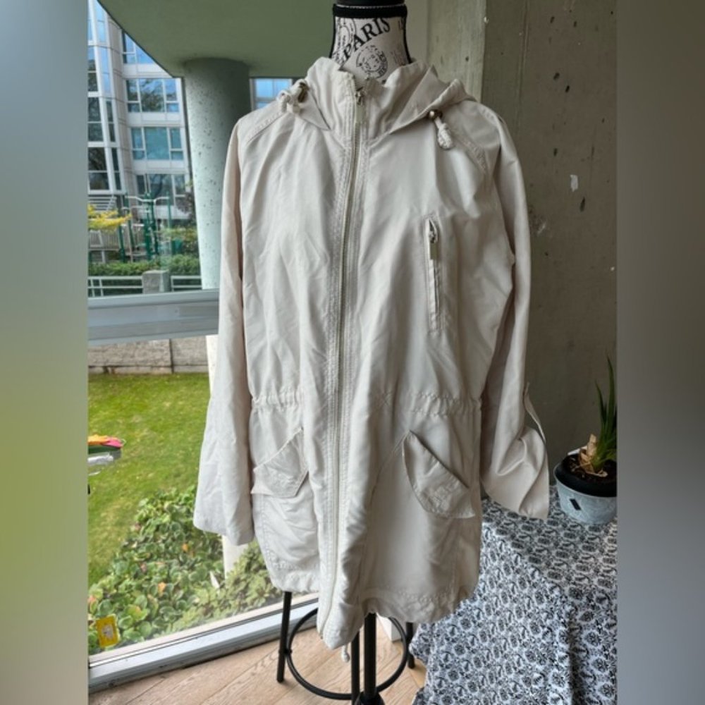 Lightweight jacket, size Large - Picture 3 of 11